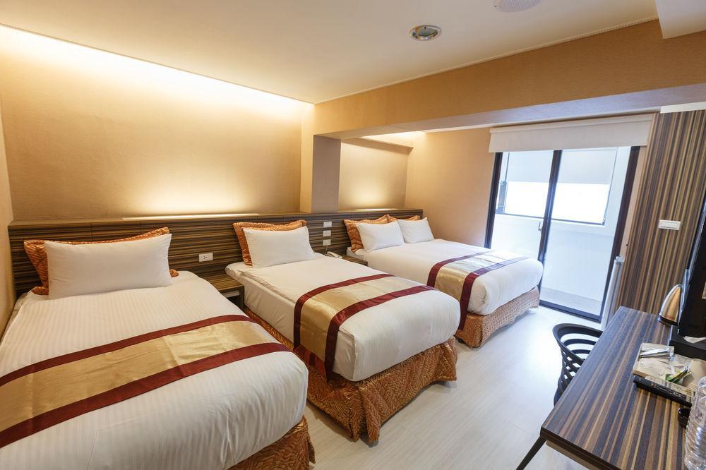 Wecan Hotel Kaohsiung Bagian luar foto