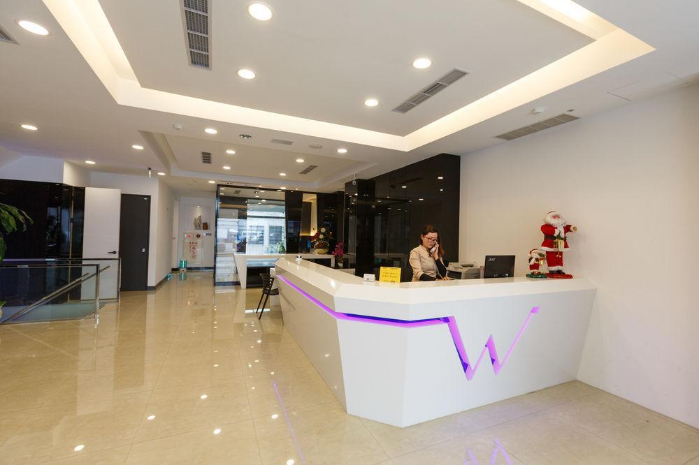 Wecan Hotel Kaohsiung Bagian luar foto