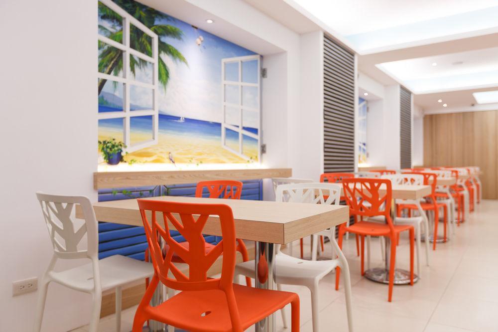 Wecan Hotel Kaohsiung Bagian luar foto