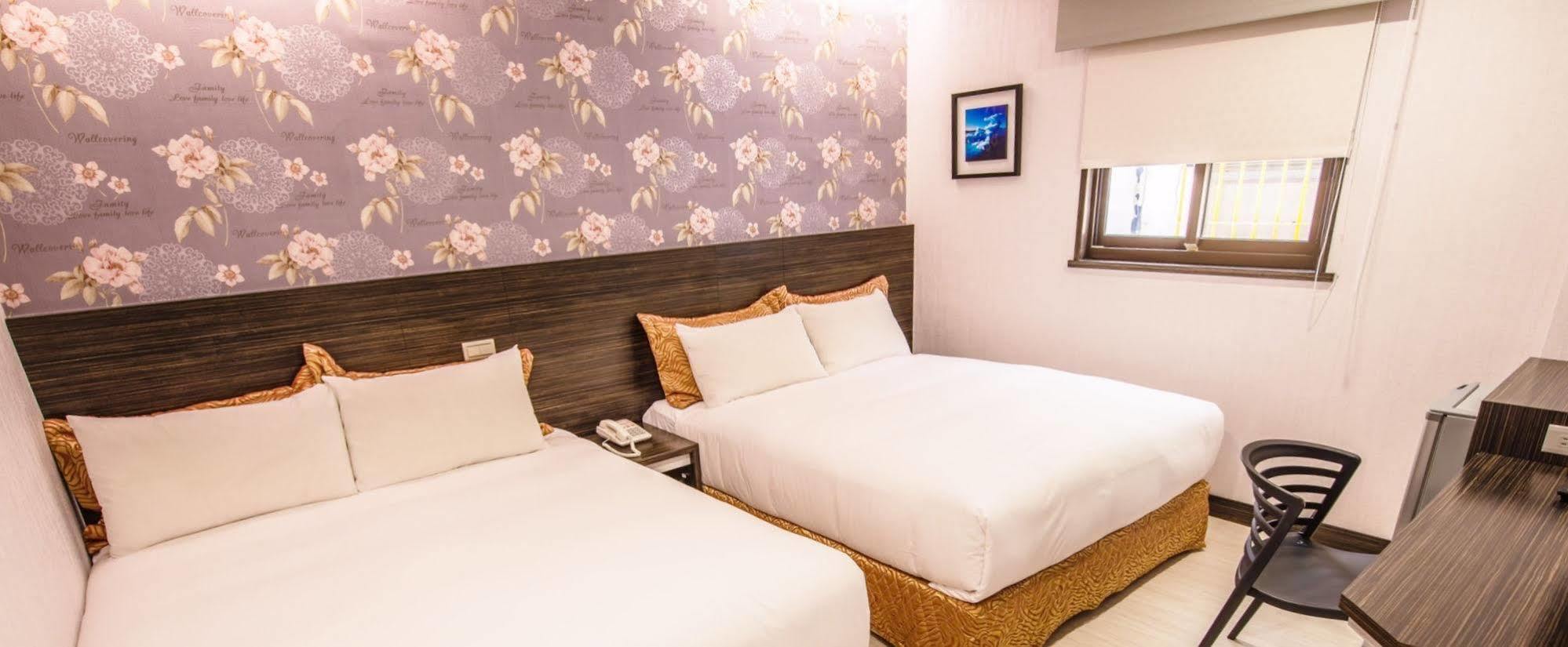 Wecan Hotel Kaohsiung Bagian luar foto